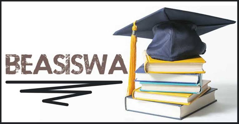 Ribuan Mahasiswa Ajukan Bantuan Beasiswa Pemko Pekanbaru