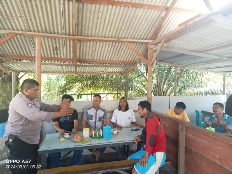 Bersama Karang Taruna, Bhabinkamtibmas Cooling System di Dusun Pangkalan Lanjut