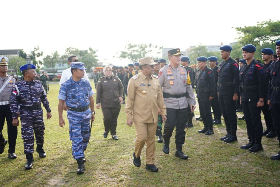 Pj Gubernur Riau Pimpin Apel Gelar Pasukan Operasi Lilin Lancang Kuning 2024