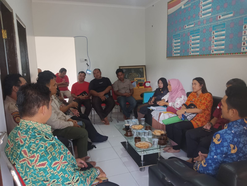 Polsek Tenayan Raya dalam Giat Cooling  System bersama warga Masyarakat  Dalam Rangka Pemilukada Serentak Tahun 2024 di Kelurahan Tuah Negeri