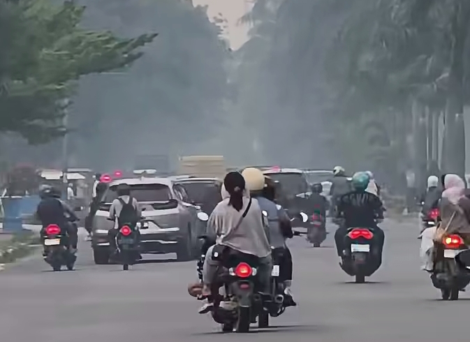 Kualitas Udara Pekanbaru Kembali Memburuk, PM2.5 Capai 143,4 µg/m³