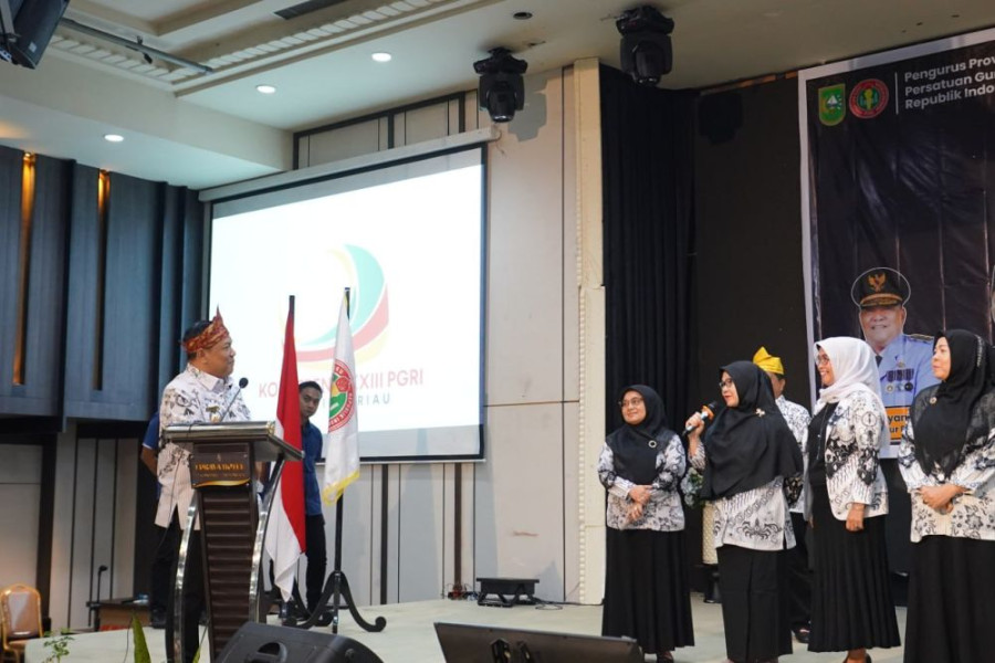 Telah Lama Mengajar, 4 Guru Dihadiahi Umroh Oleh Pj Gubri SF Hariyanto
