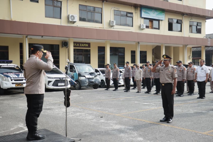 Kombes Pol Jeki Pimpin Upacara Korp Raport Kenaikan Pangkat dan Penyerahan Penghargaan kepada Personel serta Pos Satkamling