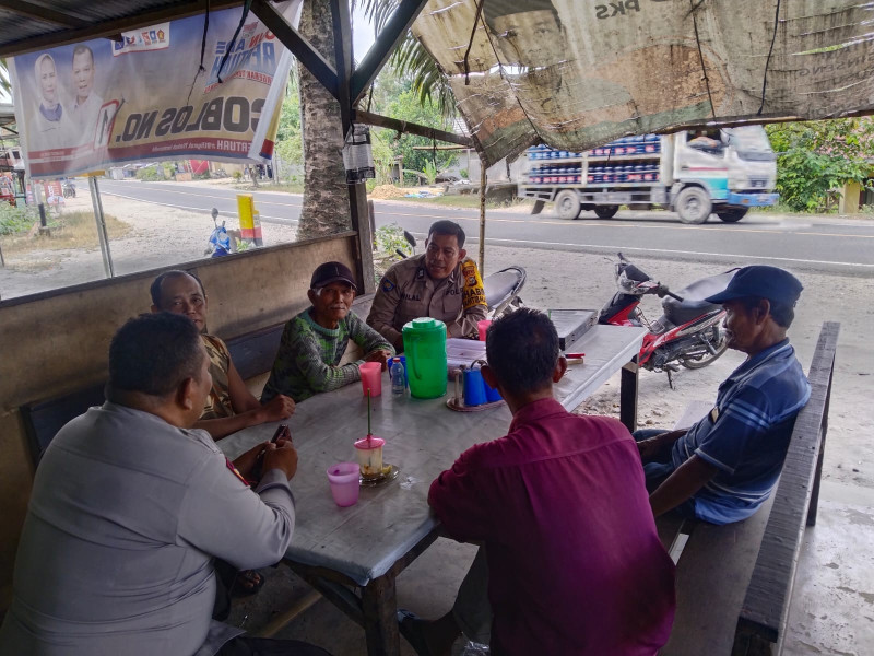 Kapolsek Rumbai Pesisir melalui Bhabinkamtibmas Ajak Warga Meranti Pandak Jaga Keamanan Pilkada yang Damai dan Kondusif