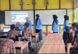 Mahasiswa Kukerta dari PTN di Riau ini Bekali Siswa SMP di Desa Teluk Sungka dengan Keterampilan Digital