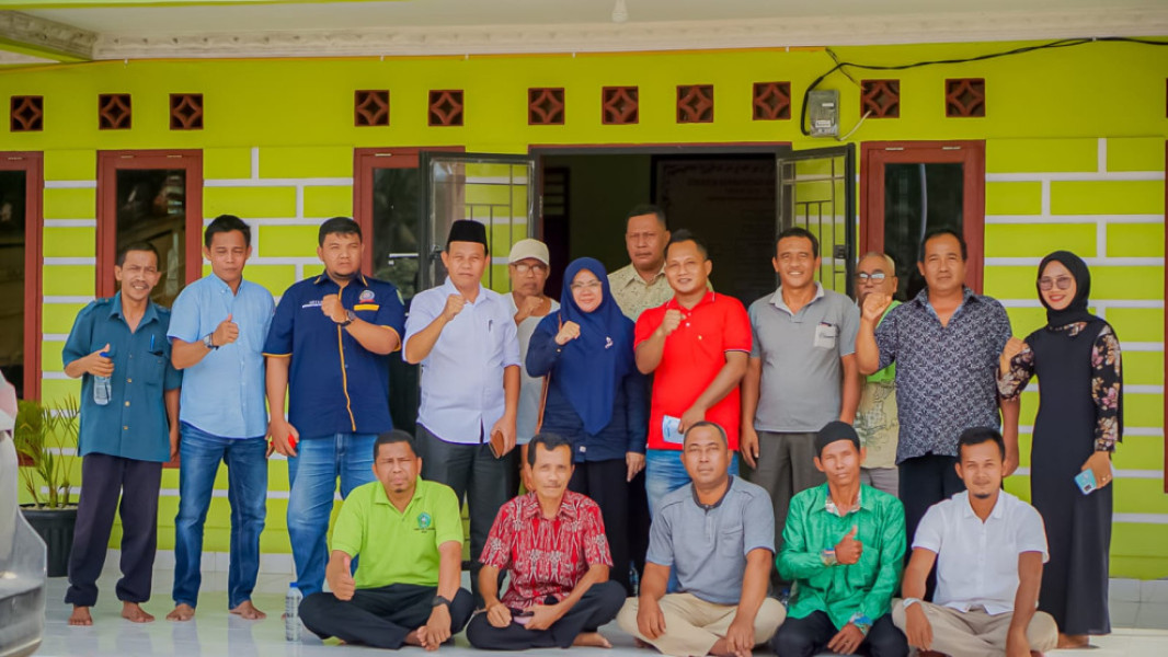 Petani Sawit Rantau Bertuah Siak Semringah, Terima SK Biru Dari Negara