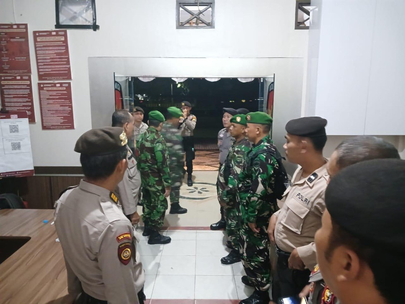 Jaga Kondusivitas Pilkada 2024, TNI-Polri Gelar Patroli Gabungan