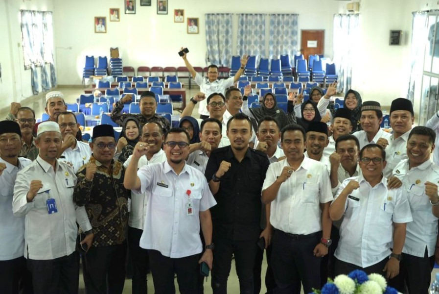 Silaturahmi dengan Kepsek se Kabupaten Rohil, Kadisdik Riau Minta Guru Jaga Integritas