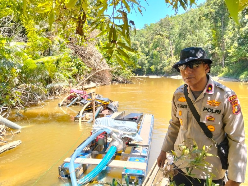 Operasi Penambangan Emas Tanpa Izin (PETI), Polsek Kampar Kiri Amankan 7 Unit Rakit.