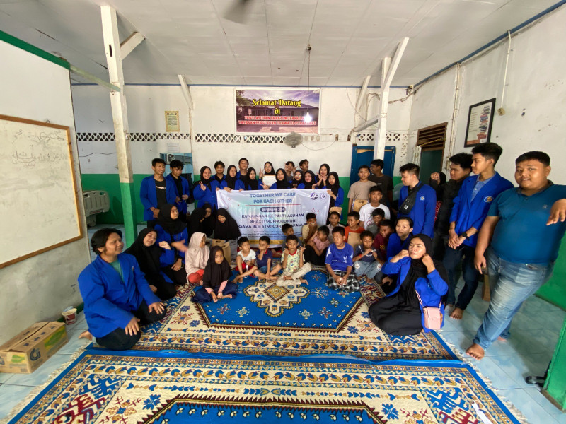 Bentuk Dukungan Terhadap Polri Wujudkan Pemilu Damai, Mahasiswa STMIK Dharma Pala Riau Berikan Alat Tulis ke Panti Asuhan