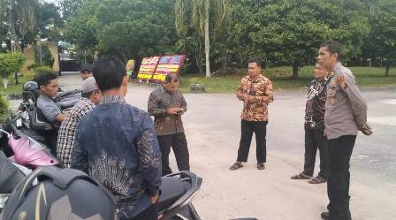 Jaga Kamtibmas di Wilayah Hukum Polsek Siak Jelang Pilkada, Kanit Binmas Cooling Sistem Dengan Mayarakat Kampung Rempak
