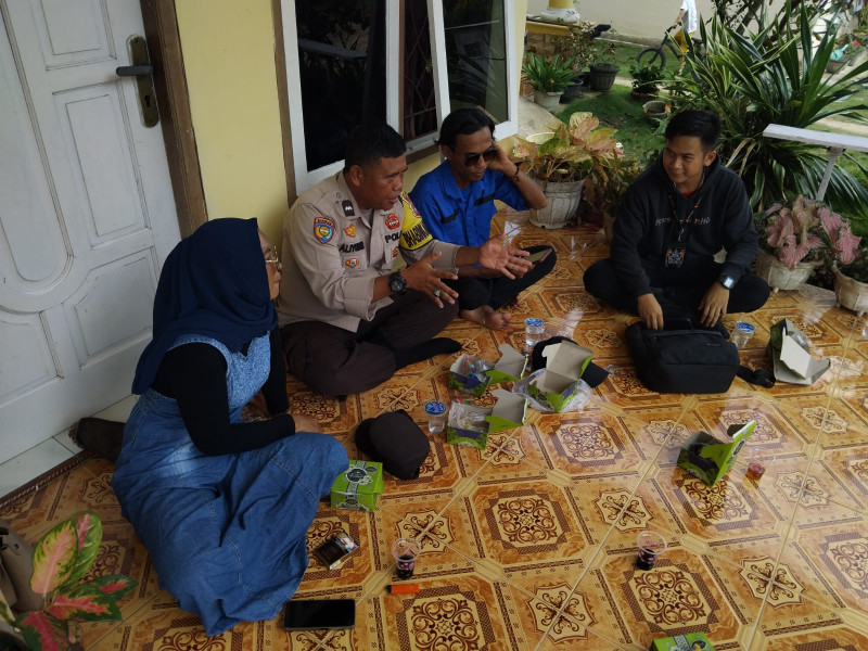 Cooling System Pilkada Damai: Aipda Lordion Imbau Warga Kelurahan Kampung Dalam Jaga Kondusivitas