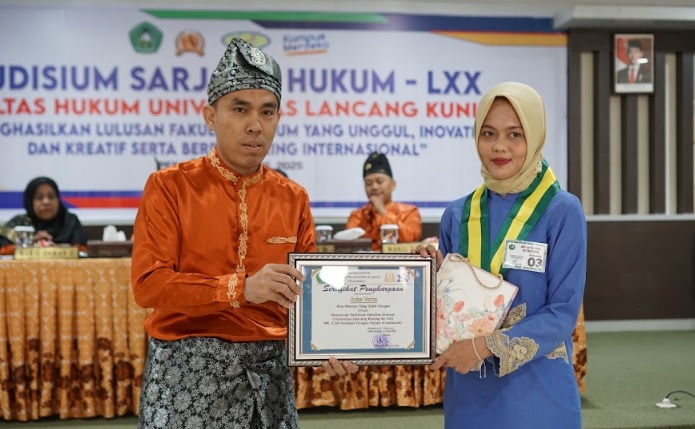 Yudisium ke-70: Fakultas Hukum Unilak Kukuhkan 26 Sarjana Hukum Baru