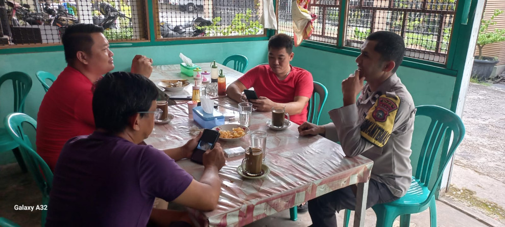 Cooling System Bersama Tokoh Pemuda Tionghoa, Bhabinkamtibmas Polsek Siak Ajak Ciptakan Kamtibmas Kondusif