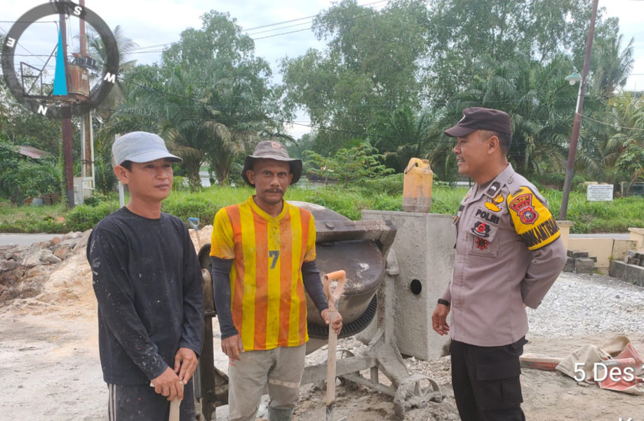 Bhabinkamtibmas Kelurahan Sungai Mempura Himbau dan Edukasi Warga  Tetap Jaga Silaturahmi Pasca Pilkada Kabupaten Siak