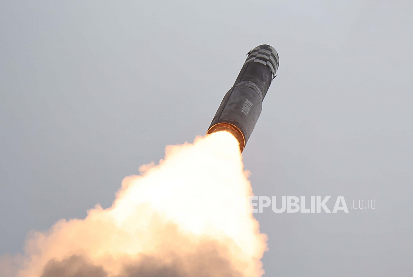 Rusia Umumkan Keberhasilan Uji Coba Rudal Balistik