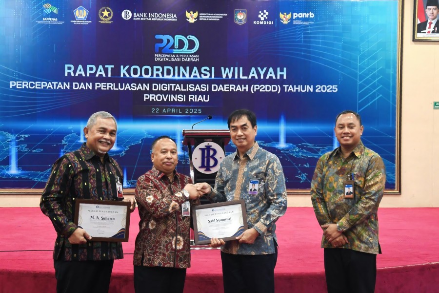 BRK Syariah Berperan Aktif dalam Akselerasi Digitalisasi Keuangan Daerah, BI Riau Beri Penghargaan