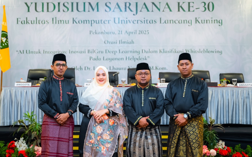 Dr.Lucky Laura Van FC.,M.Kom Lulus Cumlaude Program Doktoral dari UPI YPTK Padang