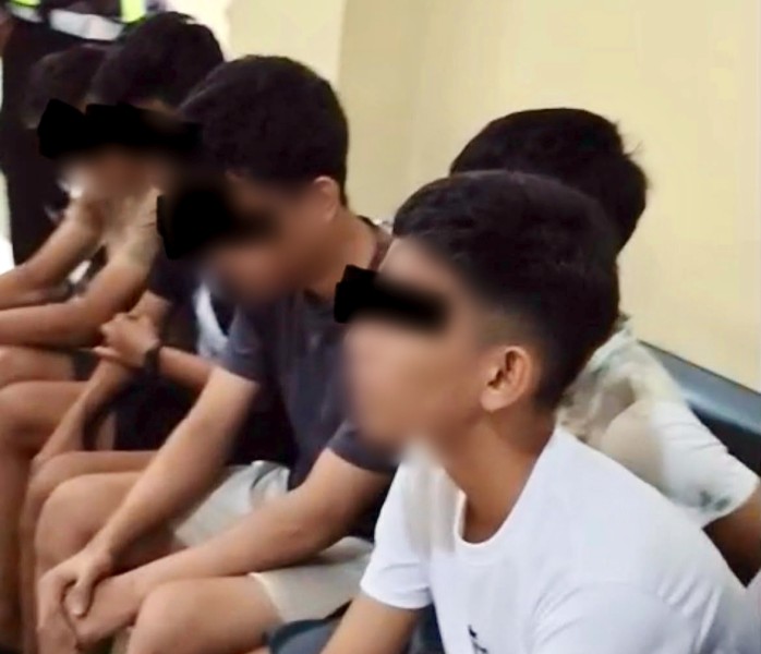 Belasan Remaja Diduga Hendak Tawuran Diamankan di Rumbai, Samurai hingga Setrum Disita