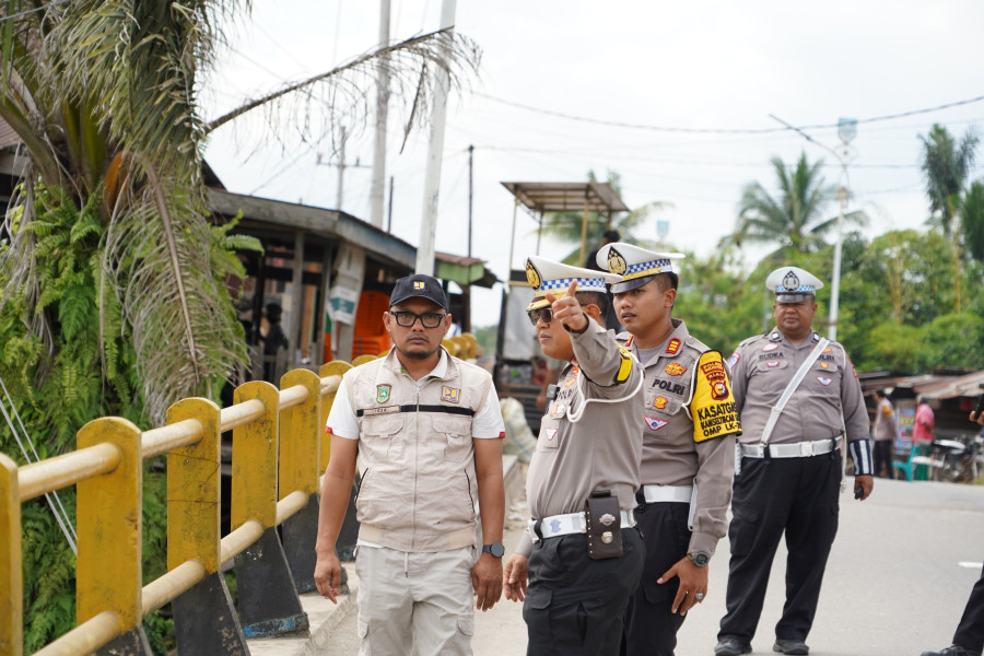 Penurunan Pilar Jembatan Sungai Rokan Capai 80 Centimeter, Dirlantas Polda Riau Cek ke Lokasi