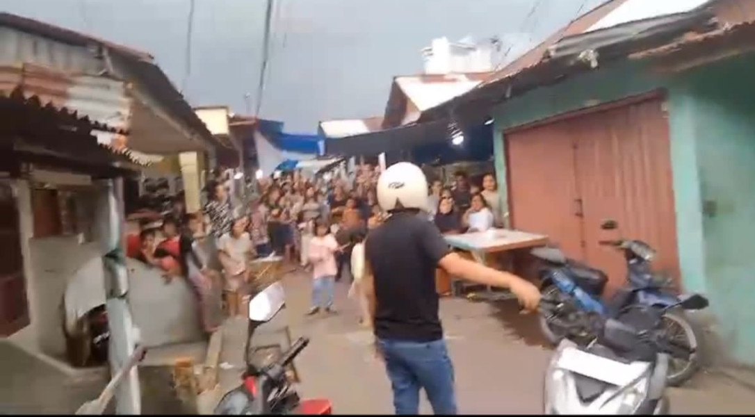Dua Diduga Pengedar Diamankan, Polisi Dihadang Warga Saat Penangkapan
