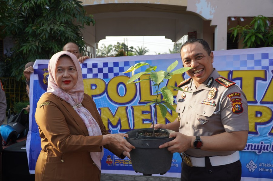 Komit Bangun Budaya Tertib Lalulintas, Police Goes To School & Green Policing Ditlantas Polda Riau Sambangi SDN 36 Pekanbaru