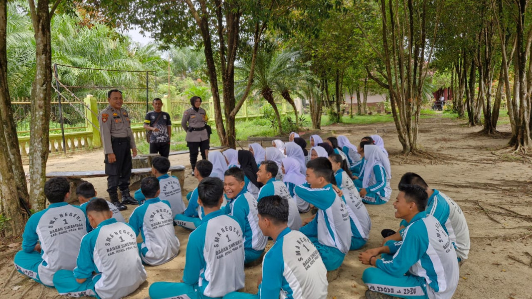 Kunjungi SMAN 1 Bagan Sinembah, Polsek Bagan Sinembah Gelar Cooling System