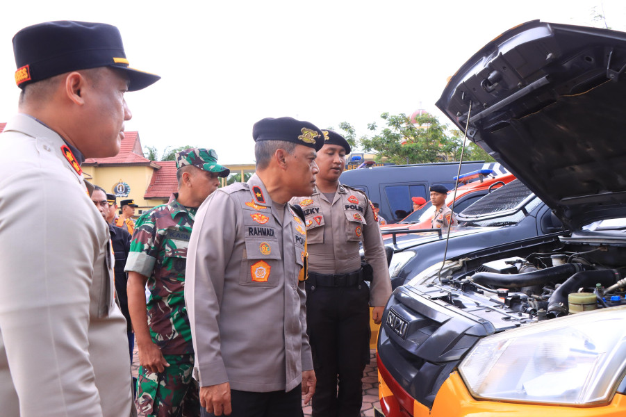 Wakapolda Riau Pimpin Apel Pengecekan  Kesiapsiagaan Pengamanan Pilkada Serentak 2024, Personel Polres Rohil