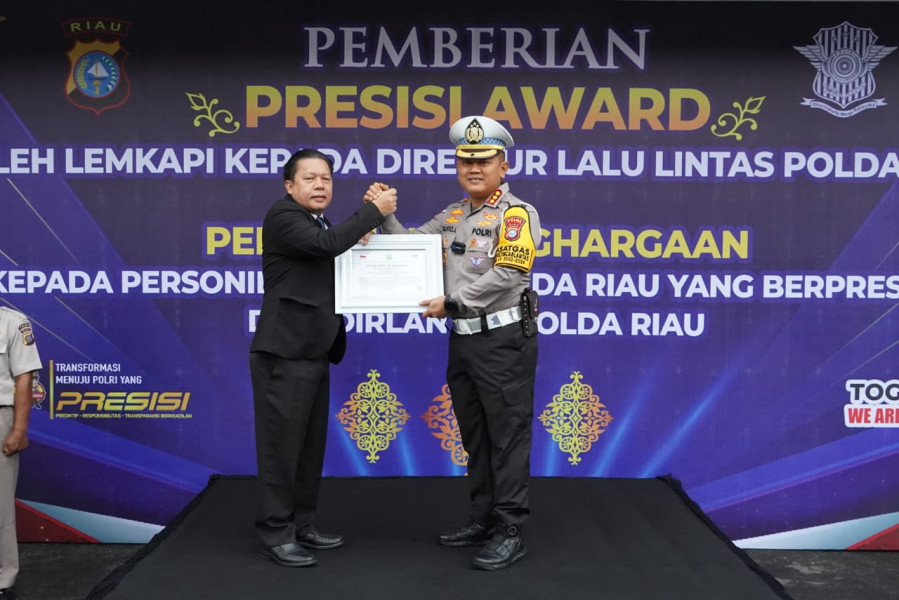 Ditlantas Polda Riau Terima Penghargaan dari LEMKAPI
