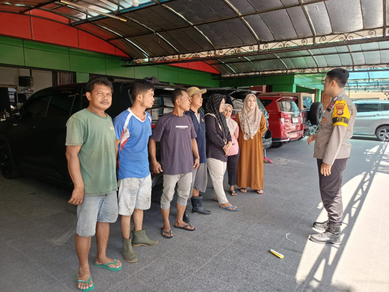 Sambangi Car Wash di Kawasan Gatot Subtoro, Ini Pesan Bhabinkamtibmas