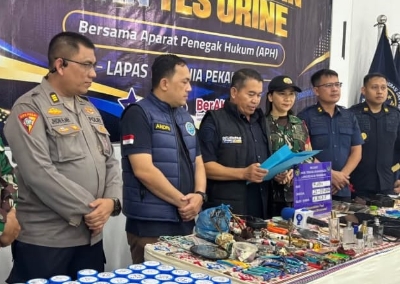 Razia Gabungan Lapas Pekanbaru, 154 Barang Terlarang Disita