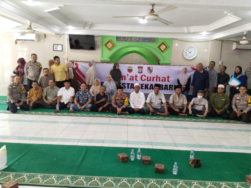 Melalui Jumat Curhat, Kapolsek Pekanbaru Kota Dialog Kamtibmas dengan Masyarakat Kota Tinggi
