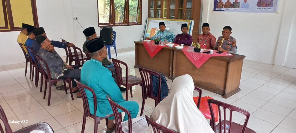 Kanit Sabhara Polsek Siak Laksanakan Cooling Sistem Melalui Jumat Curhat