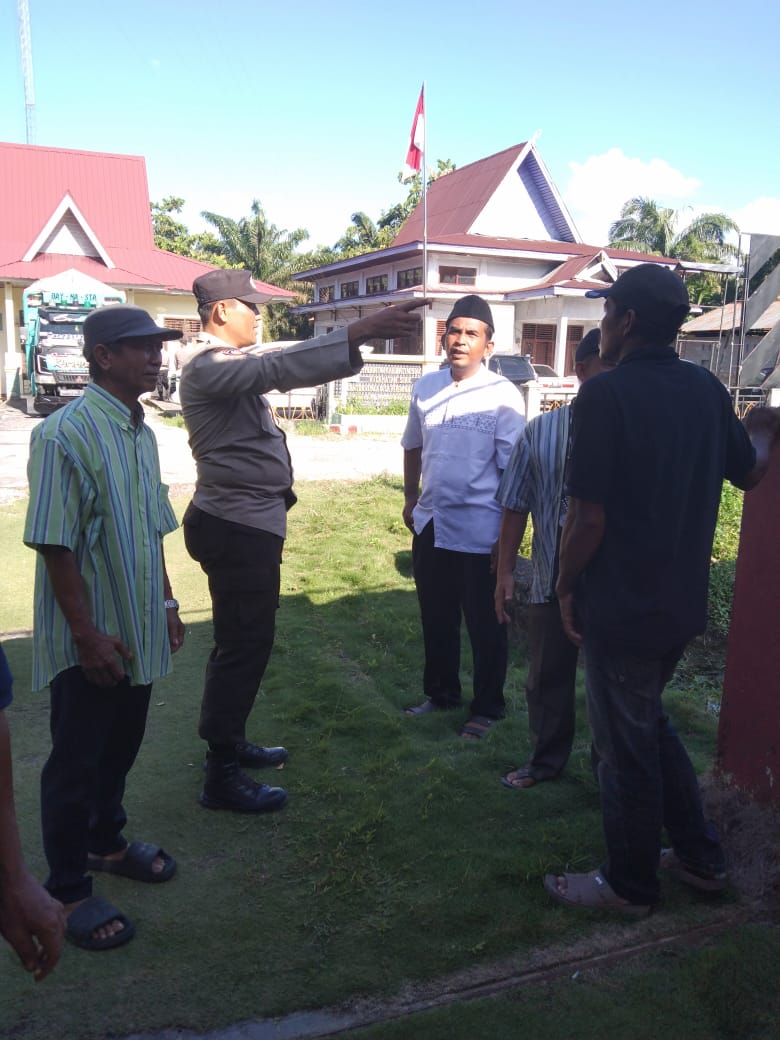 Cooling System Pilkada Damai, Bhabinkamtibmas Polsek Siak Gencar Ajak Warga Sukseskan Pilkada Serentak