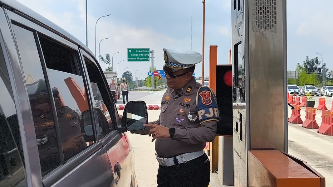 Direktorat Lalu Lintas Polda Riau Gelar Penindakan Pelanggaran Kecepatan dan Pemeriksaan Kadar Alkohol di Jalan Tol Pekanbaru–Bangkinang