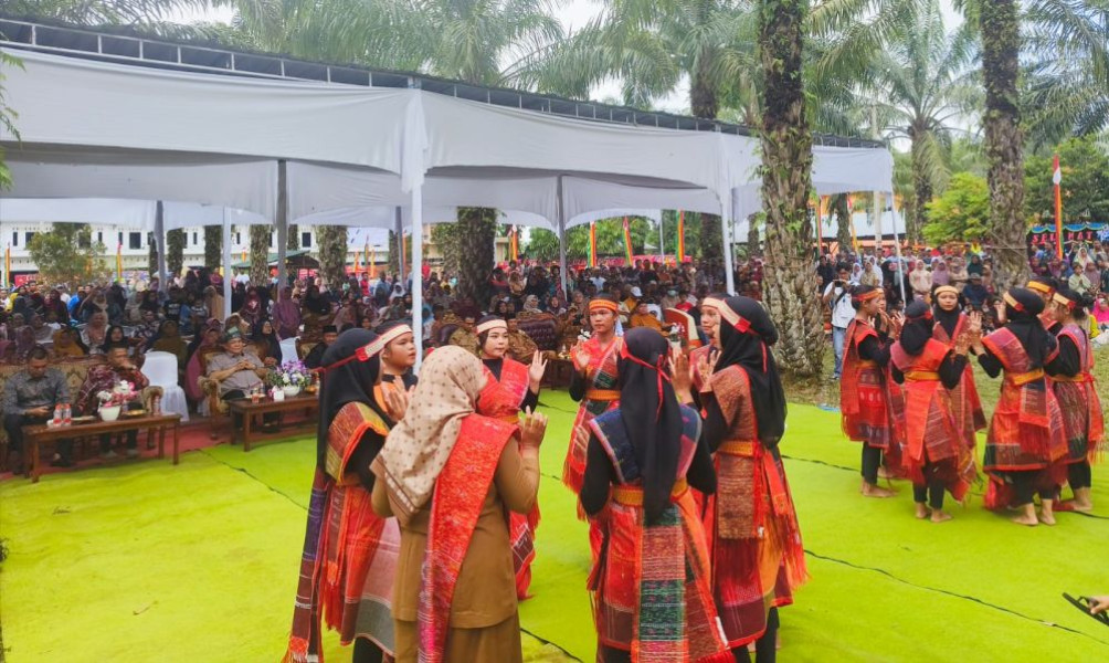 Sekda Riau SF Hariyanto Temui Ribuan Warga Sontang