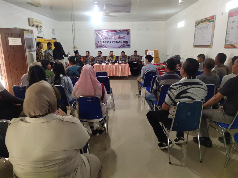 Gelar Kegiatan Bersama Warga Kelurahan Delima, Polresta Pekanbaru Tampung Aspirasi Dan Keluhan Masyarakat