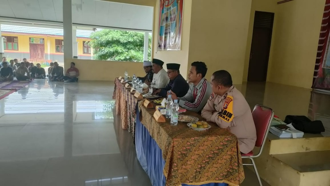 Bhabinkamtibmas Polsek Sungai Apit Gelar Kegiatan Cooling System Bersama Tokoh Masyarakat Sungai Apit