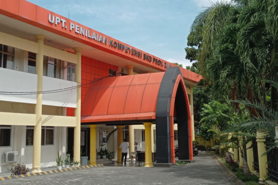Empat Pelamar Jabatan Eselon Dua Pemprov Riau Serahkan Berkas Pendaftaran