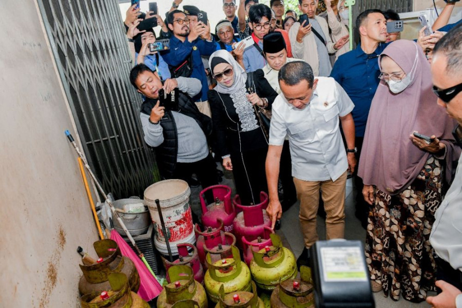 Sidak Mendadak Menteri ESDM ke Pangkalan LPG di Pekanbaru, Ini yang Ditemukan