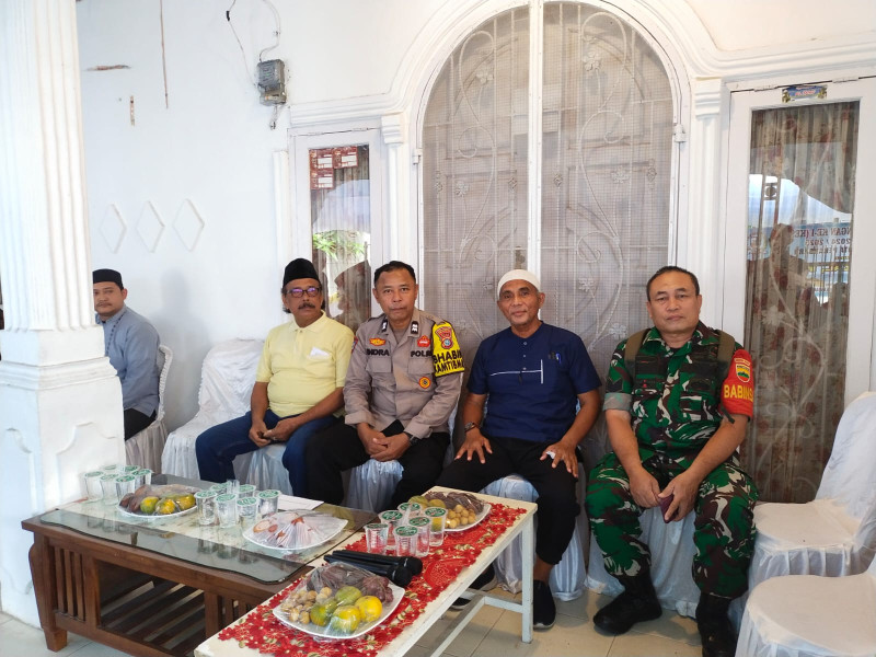 Polsek Sukajadi Laksanakan Program Cooling System Bersama Warga Pulau Karomah dalam Rangka Pilkada Serentak 2024