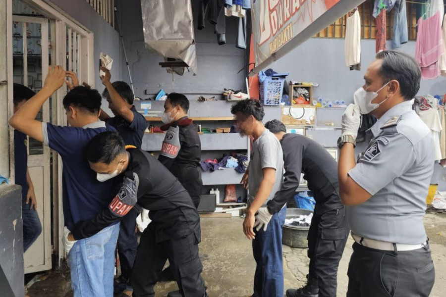 Petugas Lapas Selatpanjang Gelar Razia Blok Hunian
