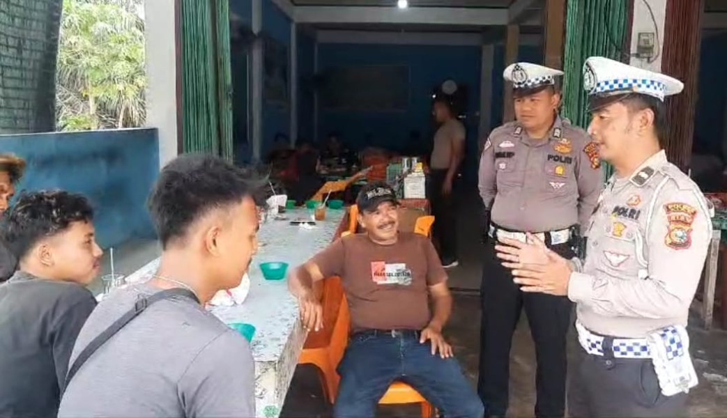 Polres Siak melaksanakan kegiatan Cooling Sistem Di Jalan Lintas Perawang Buton Guna Mensukseskan Pemilihan Kepala Daerah (Pilkada) di Kabupaten Siak