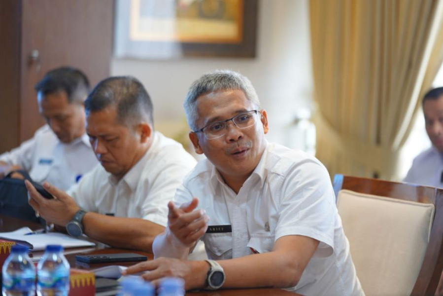 3.000 Batang Paku Beton di Hibahkan Pemprov Riau Untuk Penanganan Jalan Longsor di Tembilahan