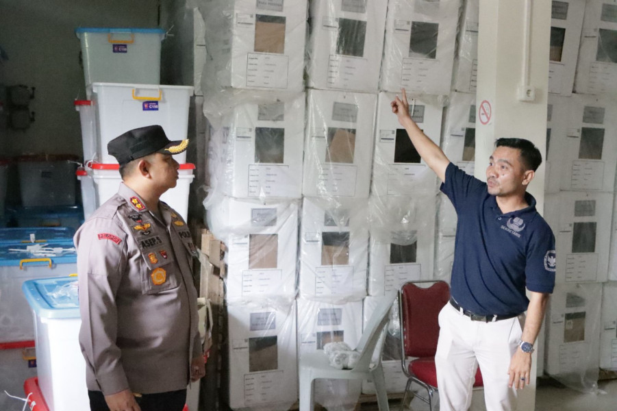 Pastikan Kesiapan Pengamanan Logistik, Kapolres Siak Cek Gudang Penyimpanan KPUD Siak