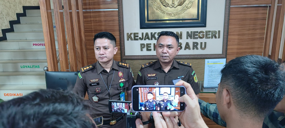 Diduga Terlibat Dalam Kasus Korupsi Penyertaan Modal PT BSP Bernilai Rp 8 M, Kejari Pekanbaru Tahan Direktur PT ZES.