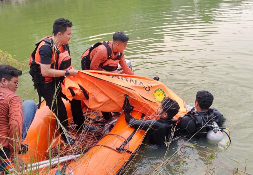 Nahas! Asyik Berenang, Pemuda 20 Tahun Tenggelam di Kolam Bekas Galian Basement