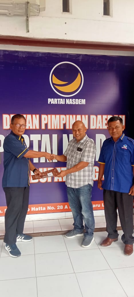 Bangun Kampung Halaman, Wartawan di Riau ini Mendaftar Calon Bupati Kab Agam