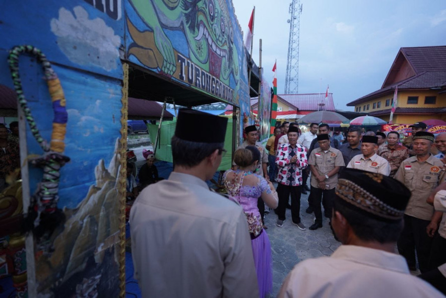 Gubri Syamsuar Hadiri Pelantikan Dewan Pimpinan Daerah Ikatan Keluarga Besar Jawa  Tengah Kabupaten Siak Dan Pelelawan.