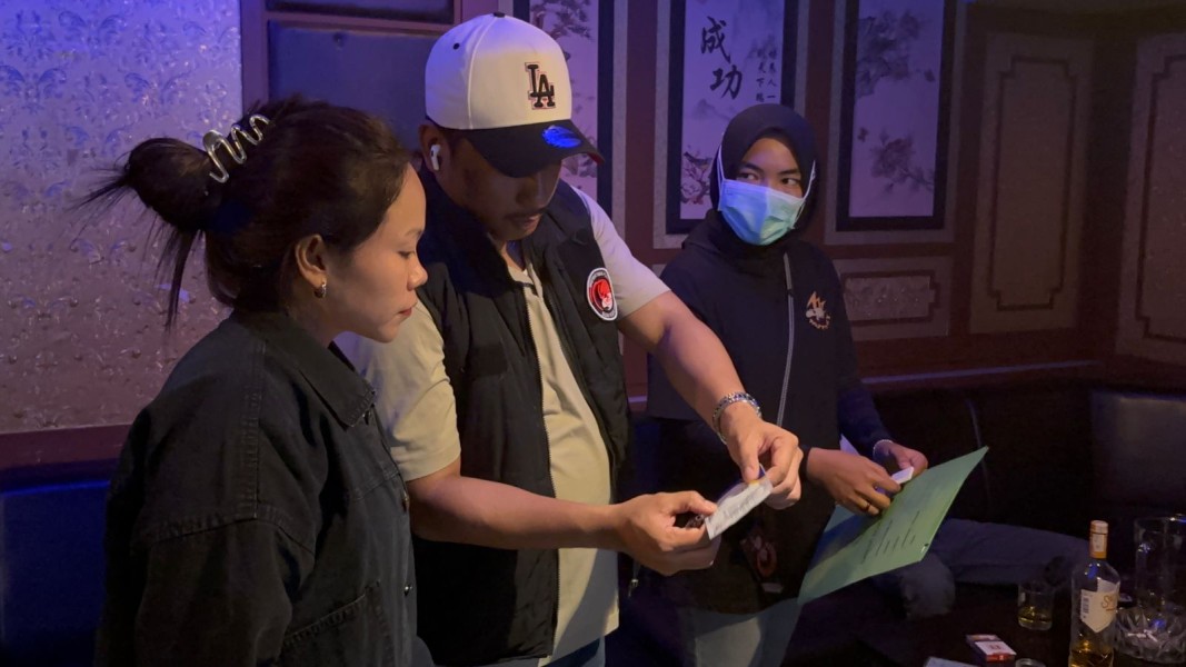 Kasat Narkoba Polresta Pekanbaru Pimpin Razia Tempat Hiburan Malam